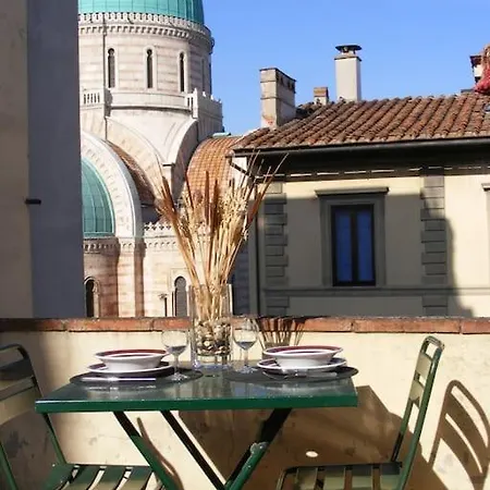Sunny With Roof Patio Apartment