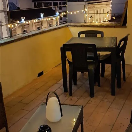 Sunny With Roof Patio